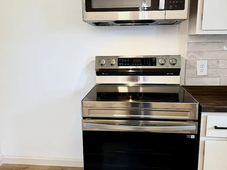 802 W Harvard St — Photo 20