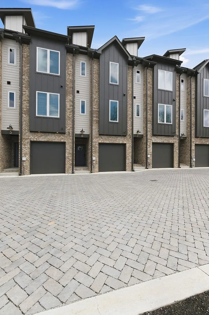 6305 Robertson Avenue — Photo 2