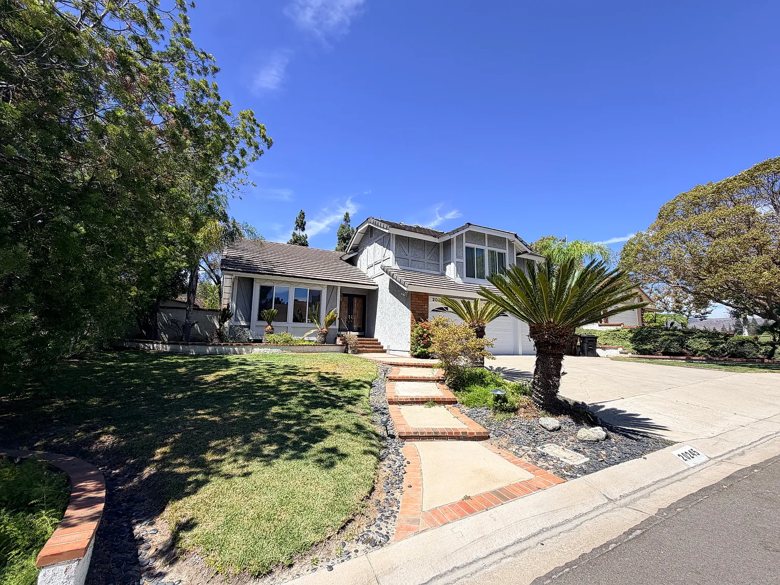 4 bed, 2554 sqft, $6,000 — Photo 1