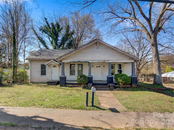 21 W D St, Newton, NC 28658
