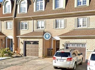 3595 Southwick St, Mississauga, ON L5M 7N9