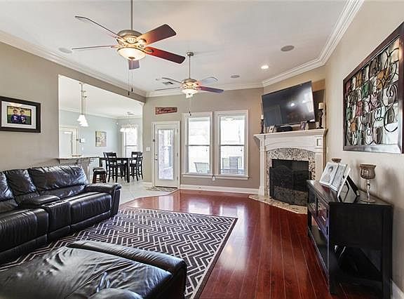 5th image of 205 Poinsettia Dr