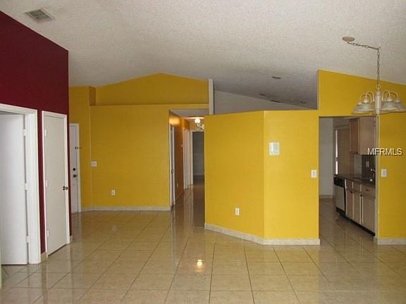 4th image of 13213 Greenpointe Dr