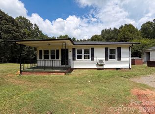 704 Morningside Dr, Mount Holly, NC 28120