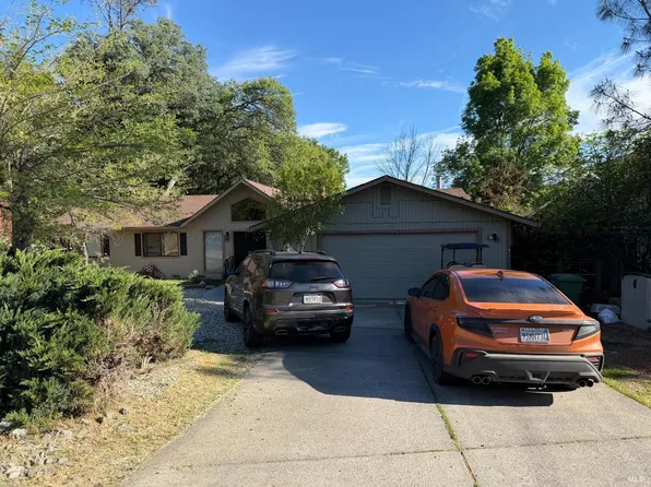 18670 Maple Leaf Ct, Hidden Valley Lake, CA 95467