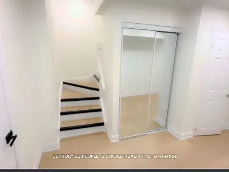3 Aldenham St #2 — Photo 12