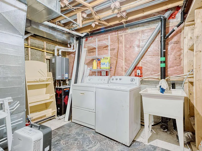 761 Blacksmith St — Photo 35
