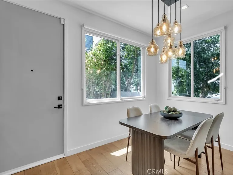 532 W Elk Ave #1 — Photo 8