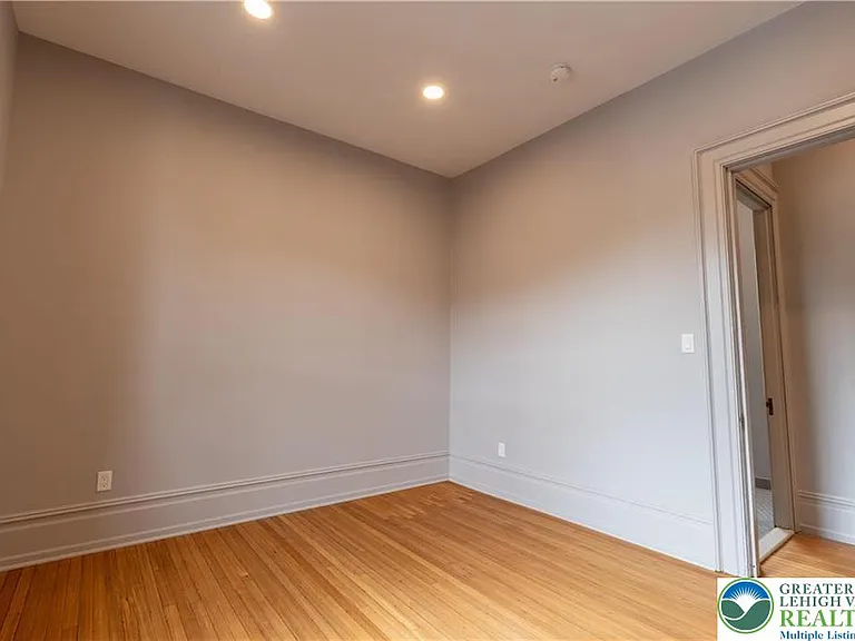 214 Spring Garden St #2B — Photo 22