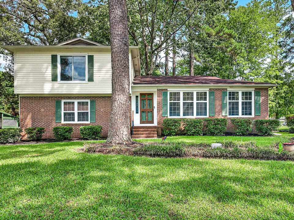 614 Clover Dr
