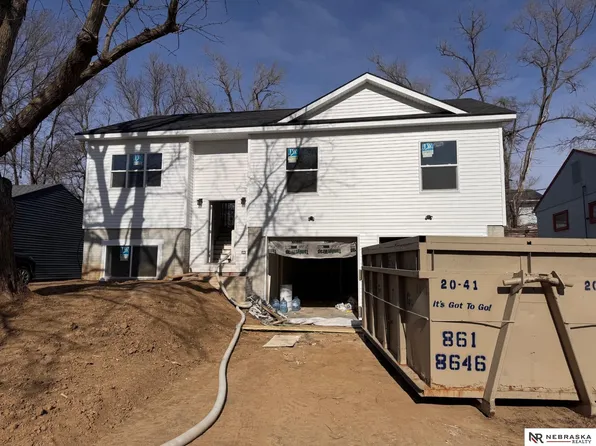 3816 Valley St, Omaha, NE 68105