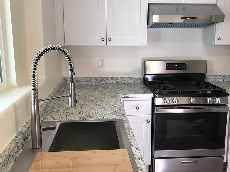 419 S I St #B — Photo 4