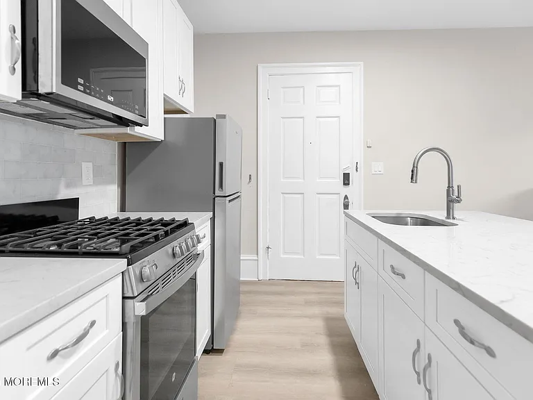 301 8th Ave #1 — Photo 9