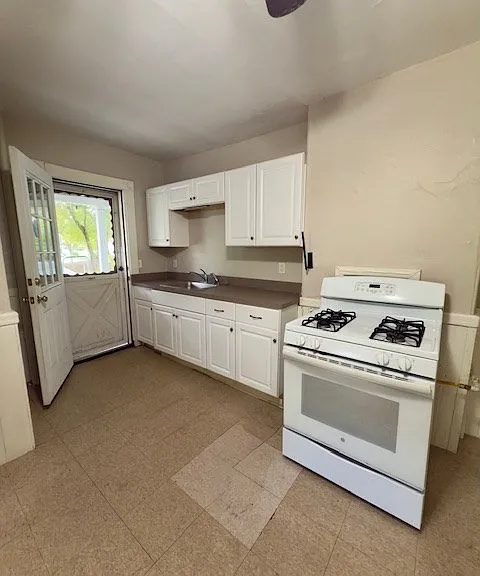 137 Lynde St #2 — Photo 5