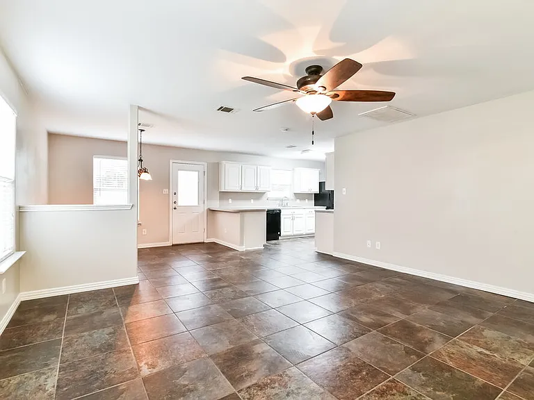 4722 San Antonio River Dr — Photo 2