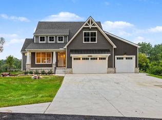 1752 Milford Heights Dr, Milford, MI 48381