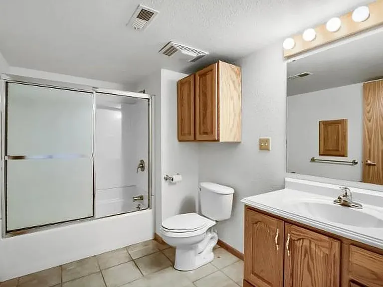557 Trailwood Cir — Photo 15