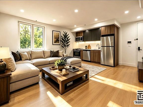 3rd image of 3092 Farragut Rd #2R