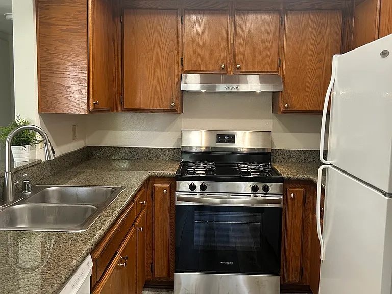 795 Brookstone Rd #204 — Photo 4