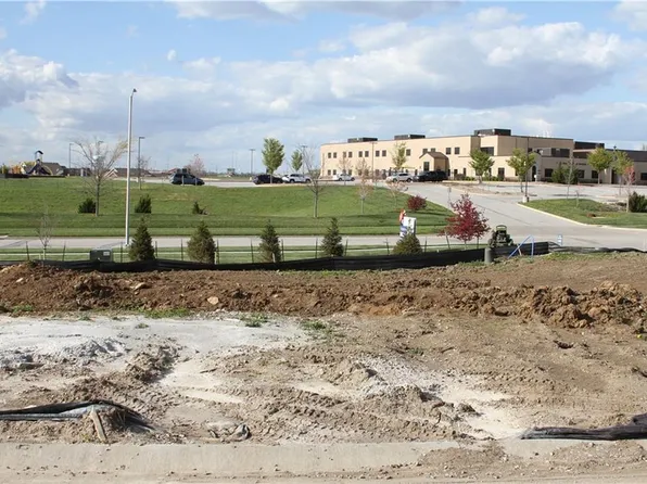 21704 W 116th Ter, Olathe, KS 66061