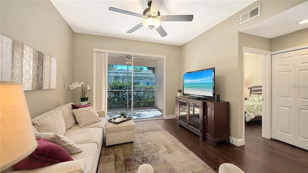 2 bed, 2.0 bath, 1147 sqft, $2,500 — Photo 4