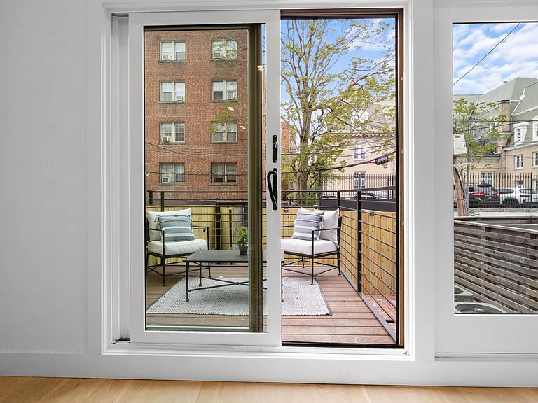 2564 University Pl NW #3 — Photo 13