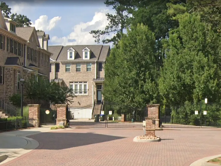 1971 Raven Way — Photo 3