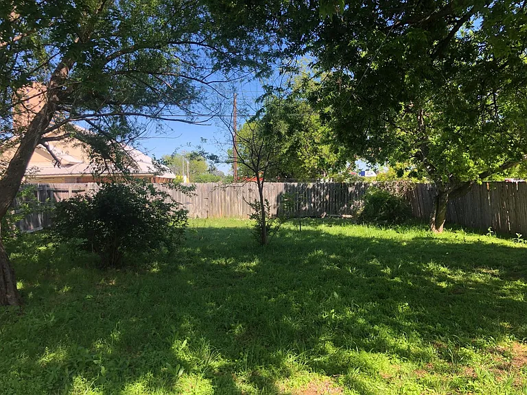 619 Poplar St — Photo 17