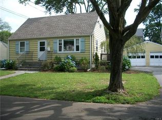 255 Alden St, Fairfield, CT 06824