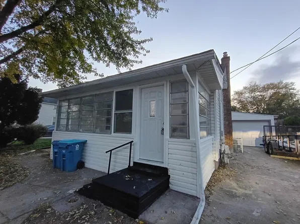 182 N Smith St, Aurora, IL 60505