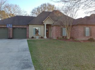 112 Maple Grove Ln, Youngsville, LA 70592