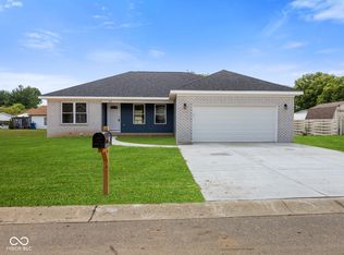 309 Foxridge Ct, Shelbyville, IN 46176