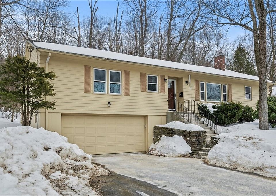 1st image of 28 Lynnwood Ln