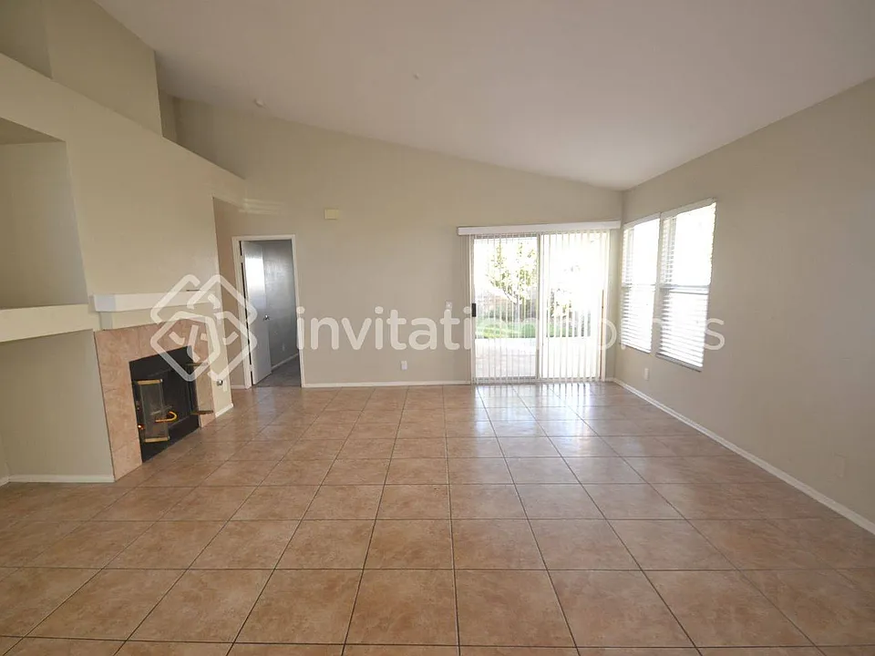 11008 San Pasqual Ave