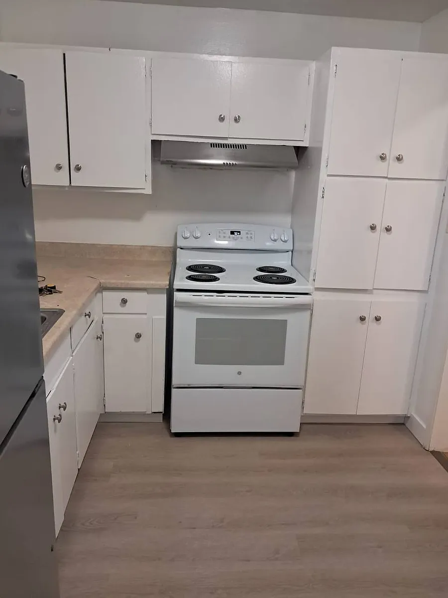 Building Photo - 311 Price St #2