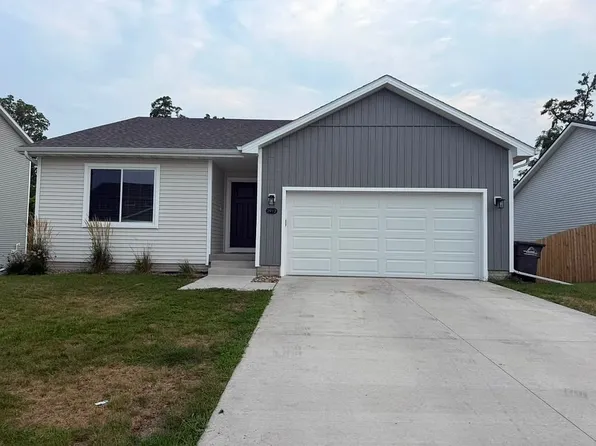 2912 River Ridge Rd, Des Moines, IA 50320
