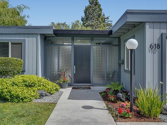 3rd image of 618 Oregon Ave