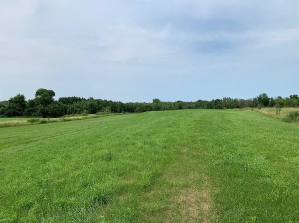 32 Greenwoods Road, Alburgh, VT 05440