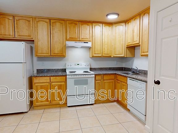 3rd image of 1013 Echo Rd APT 28