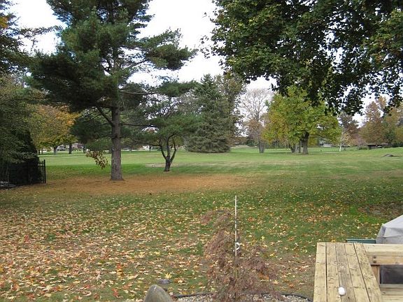 4th image of 8 Lynwood Dr