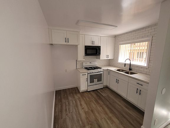 Fully Renovated Kitchen-- All new appliances!