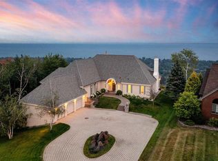 1214 S Ridge Rd, Duluth, MN 55804