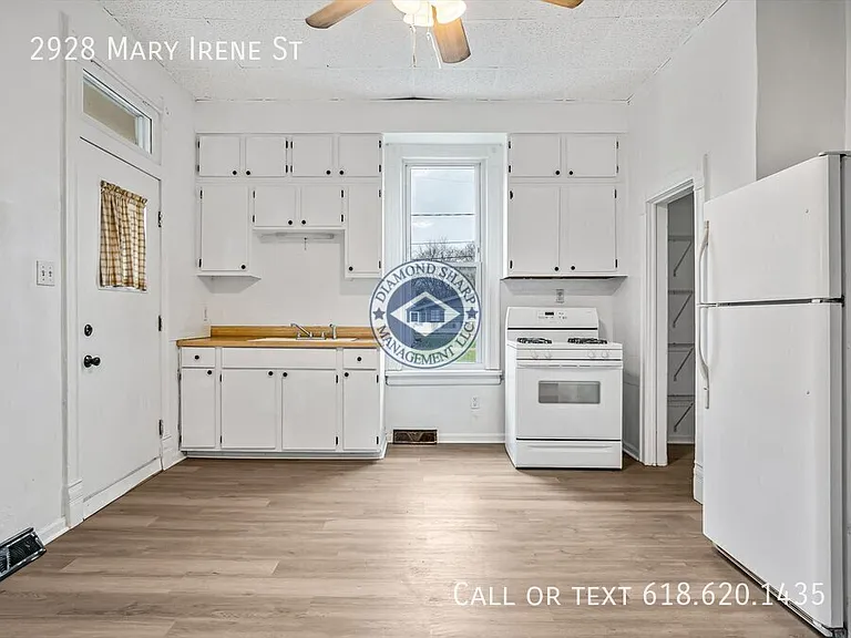 2928 Mary Irene St — Photo 4
