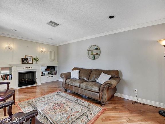 4th image of 2164 Siesta Ave