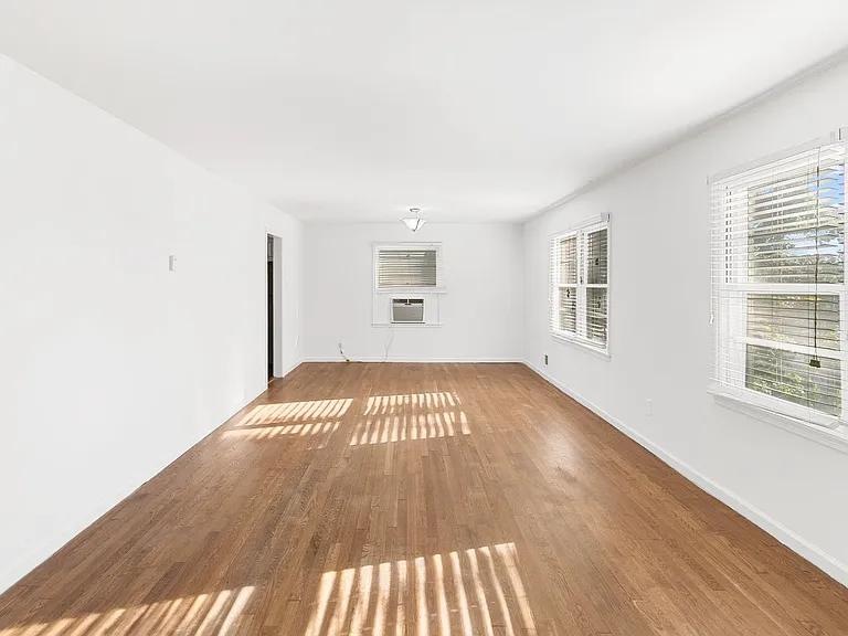 Cahaba Park Apartments — Photo 4