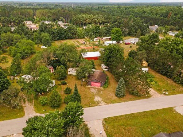 3070 Meadow Woods Dr, Traverse City, MI 49685