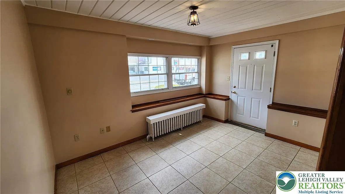 Building Photo - 4631 Lehigh Dr