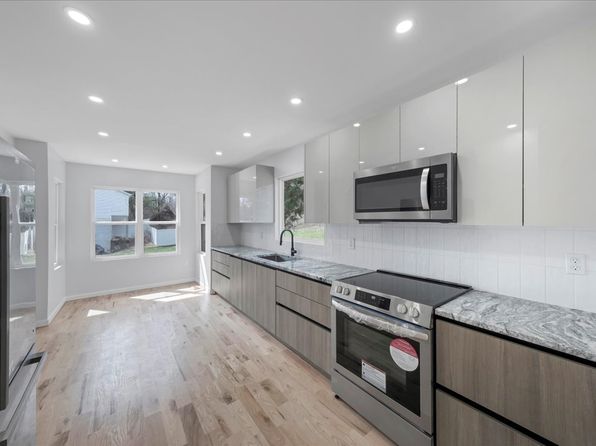 1435 Route 208