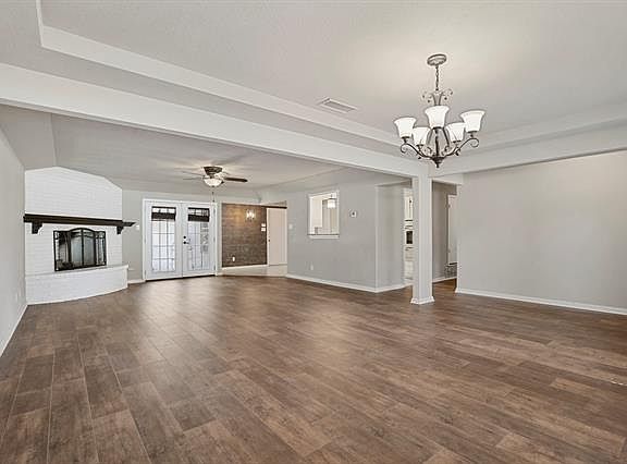 3rd image of 1029 Tower Dr