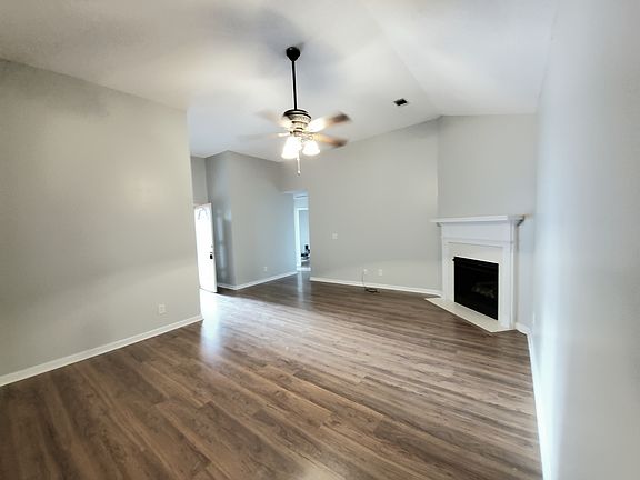 Main living, vaulted ceilings